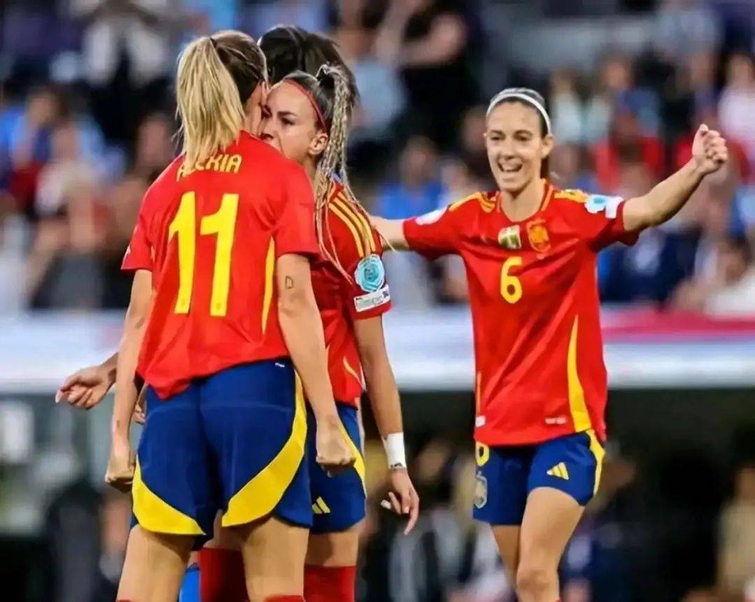 女足欧洲杯4强全部诞生！德国队少打1人逆转，半决赛上演西德大战