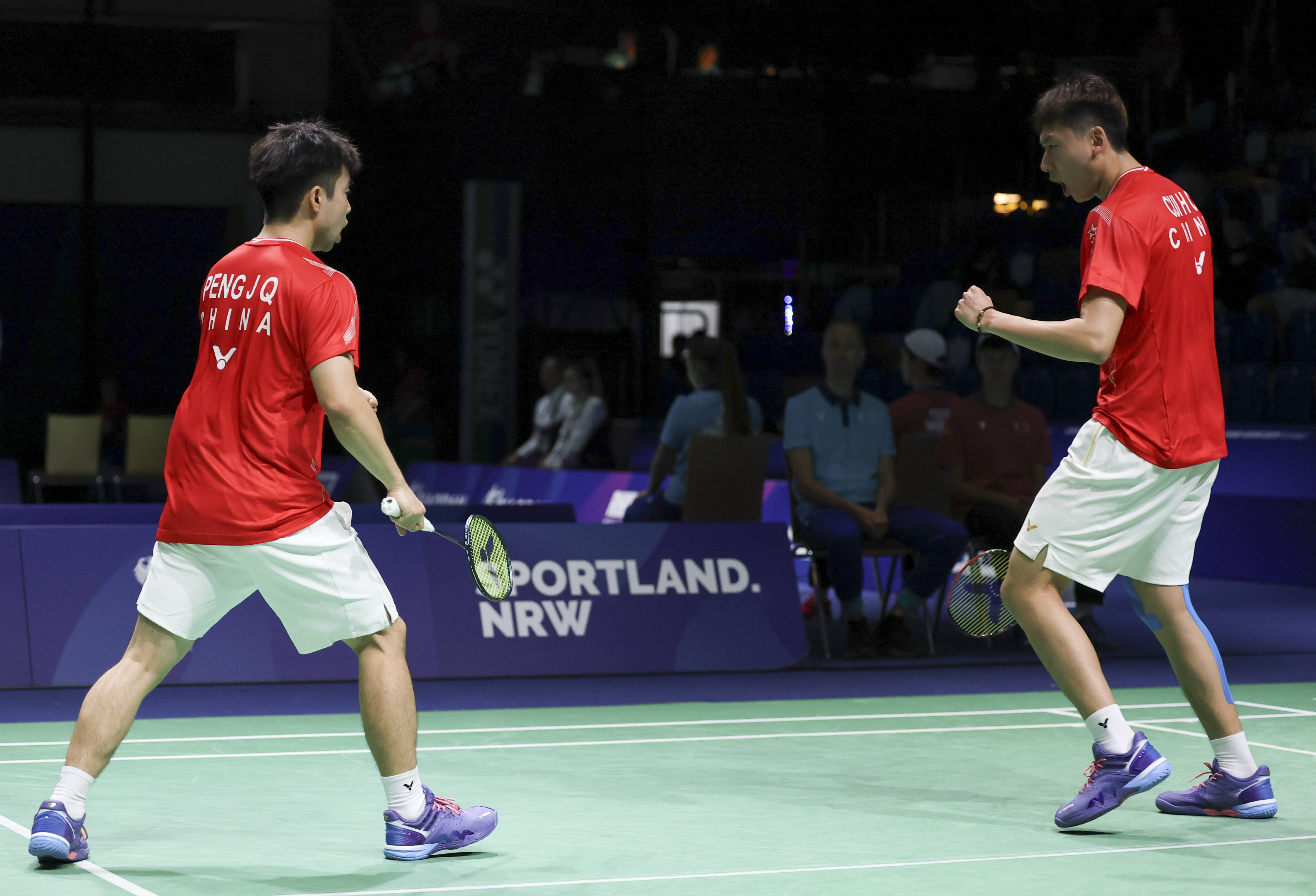 (体育)大运会——羽毛球混合团体小组赛:中国队胜西班牙队