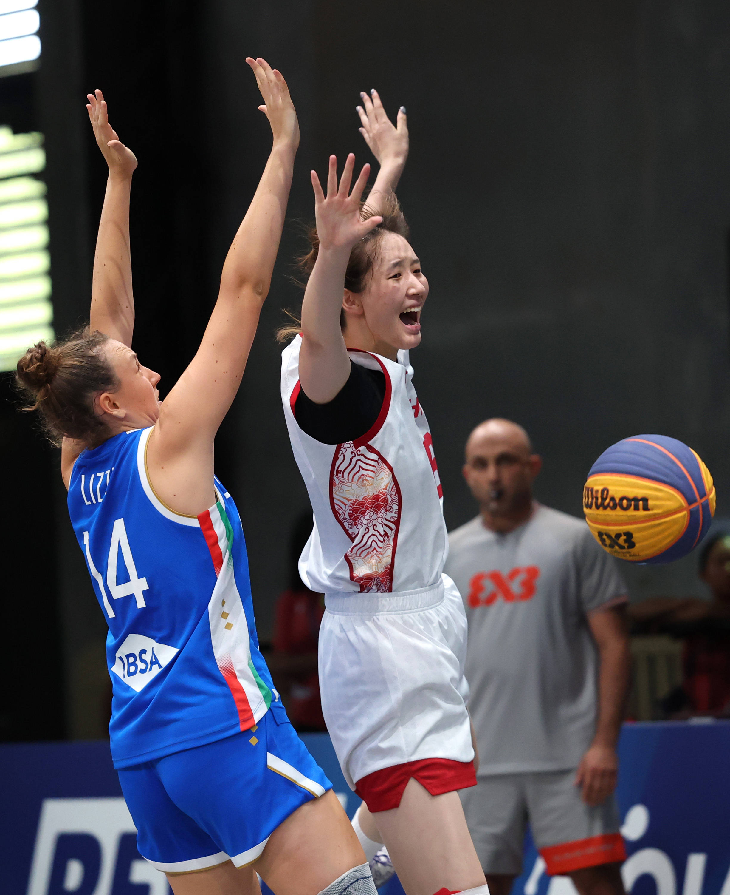 （体育）大运会——女子三人篮球：中国队晋级四强