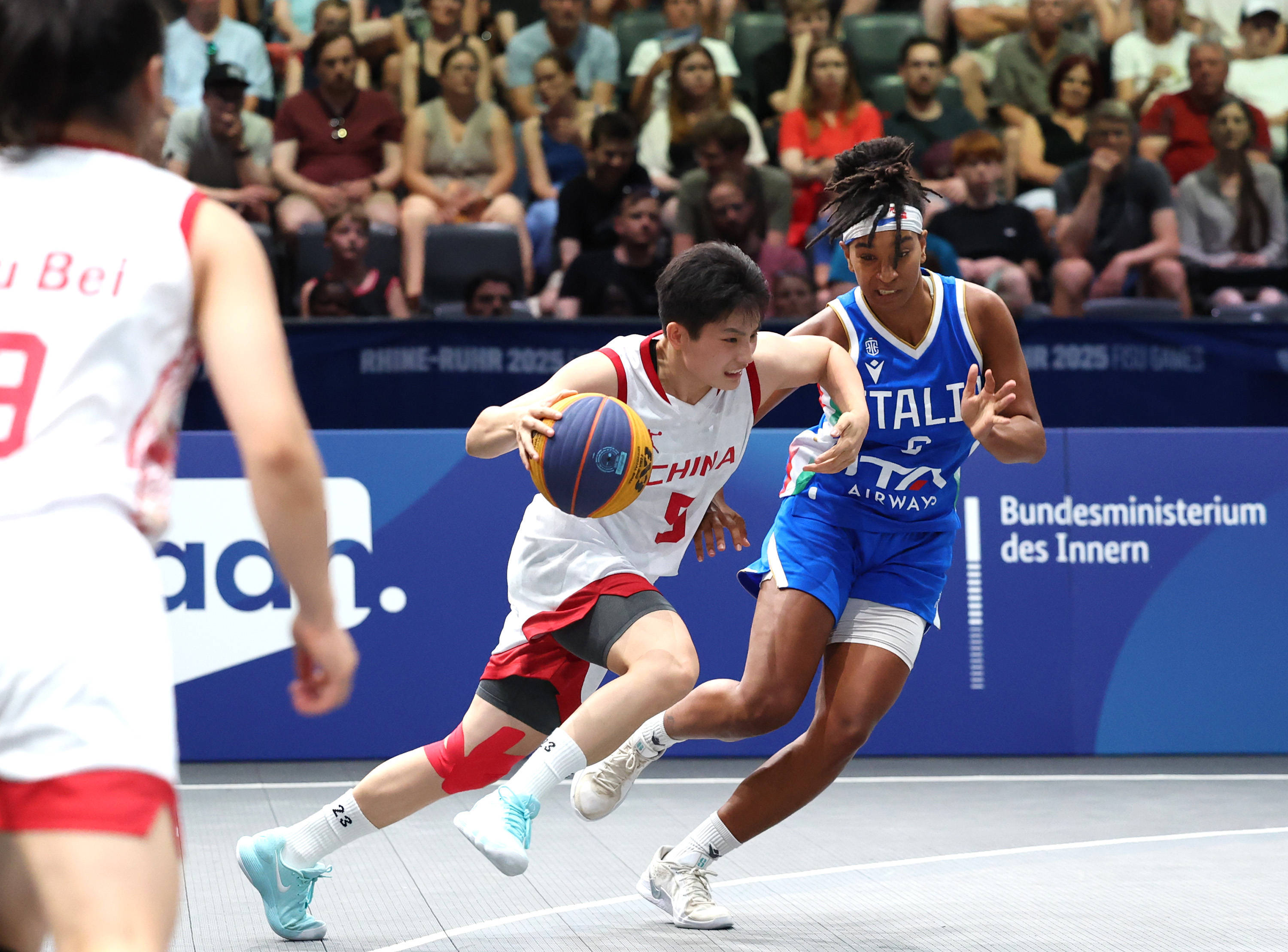 （体育）大运会——女子三人篮球：中国队晋级四强