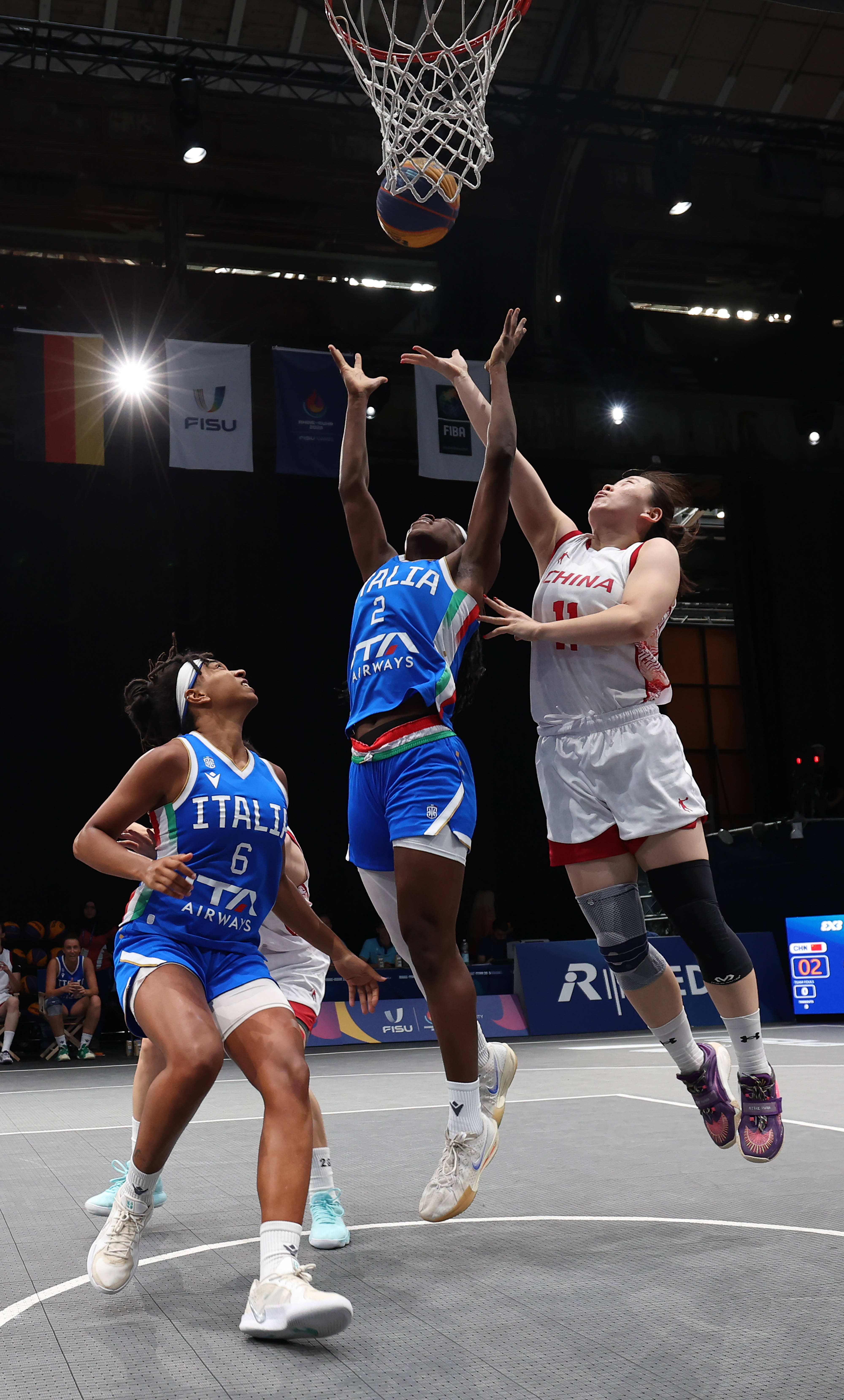 （体育）大运会——女子三人篮球：中国队晋级四强