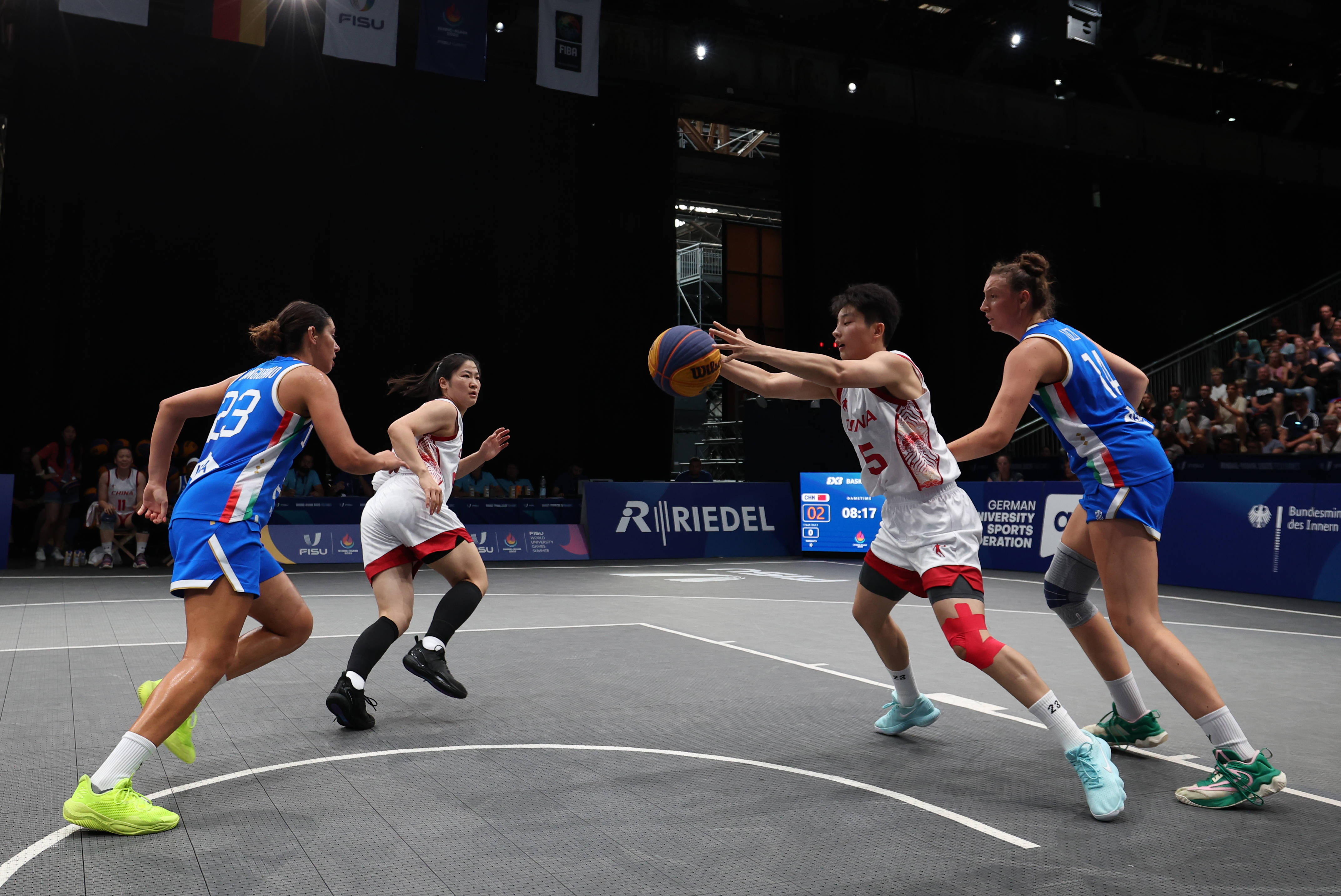 （体育）大运会——女子三人篮球：中国队晋级四强