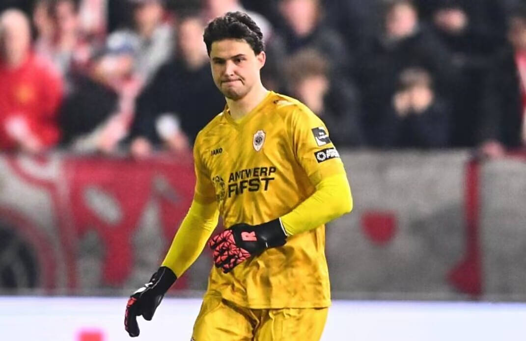 反转！曼联放弃大马丁，高层一千万捡大便宜，敲定新库尔图瓦