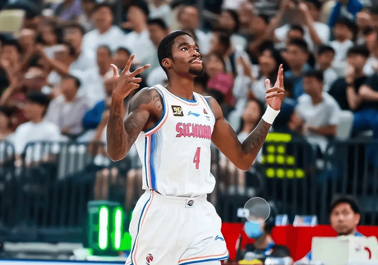 广东弃将试训北京，辽宁接触CBA得分王，四川引援禁令解除