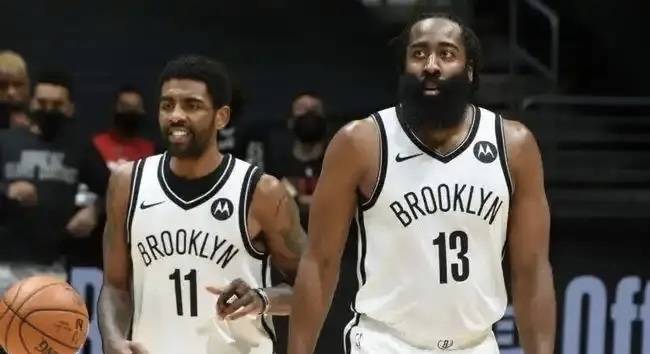 NBA ：独行侠球星欧文谈当年篮网三巨头解散，哈登出尔反尔，主动要求交易离队