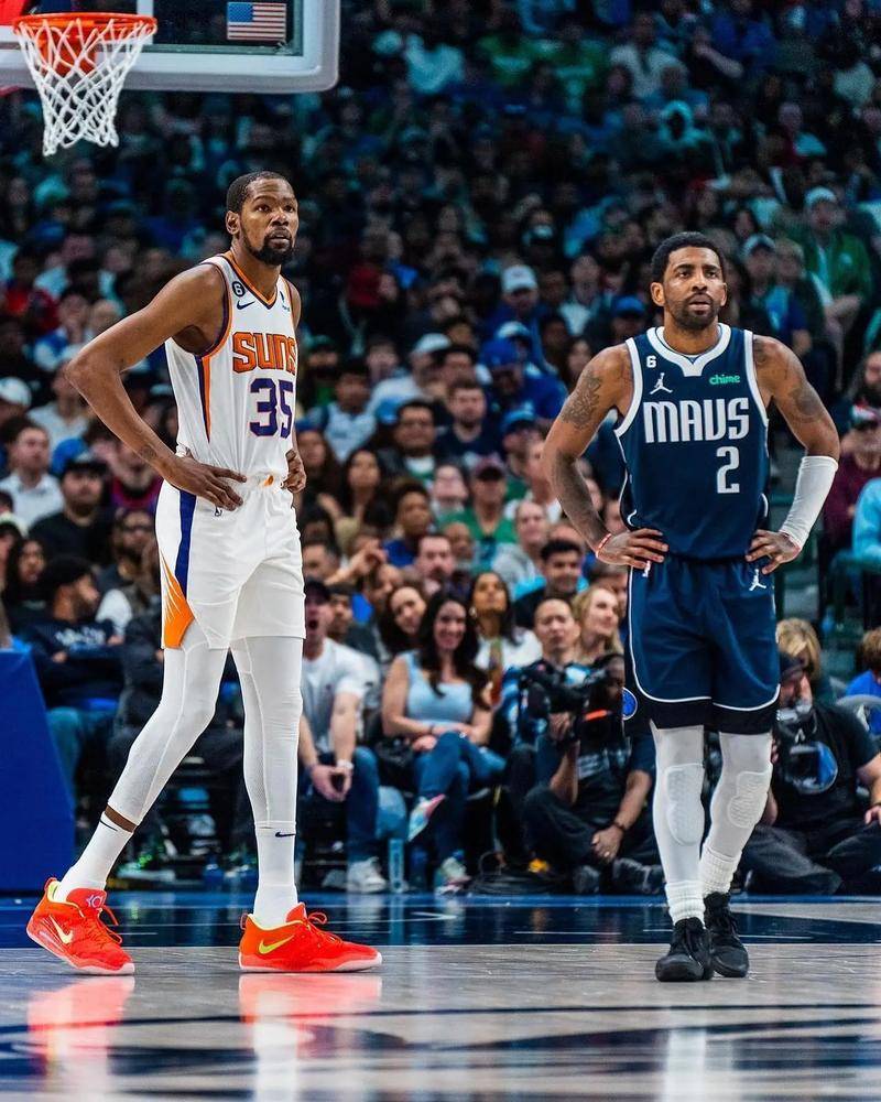 凯里·欧文澄清布鲁克林篮网时期与凯文·杜兰特和史蒂夫·纳什的绯闻