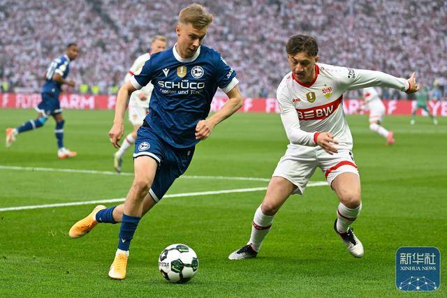 足球 | 德国杯：斯图加特队夺冠